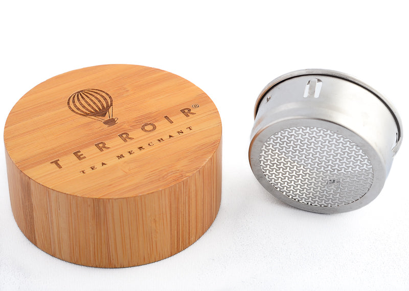 bamboo lid and stainless steel strainer